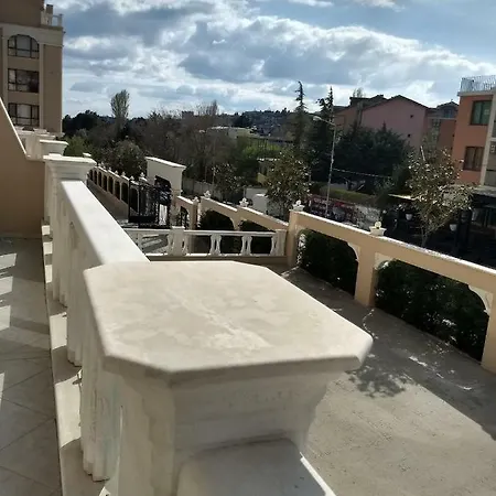 Princess Palace Apartment, La Mer