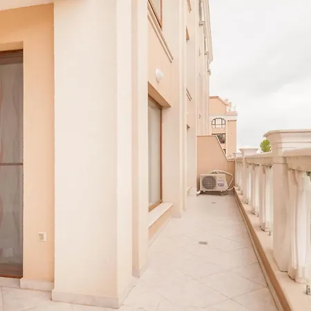 Princess Palace Apartment, La Mer Апартаменты